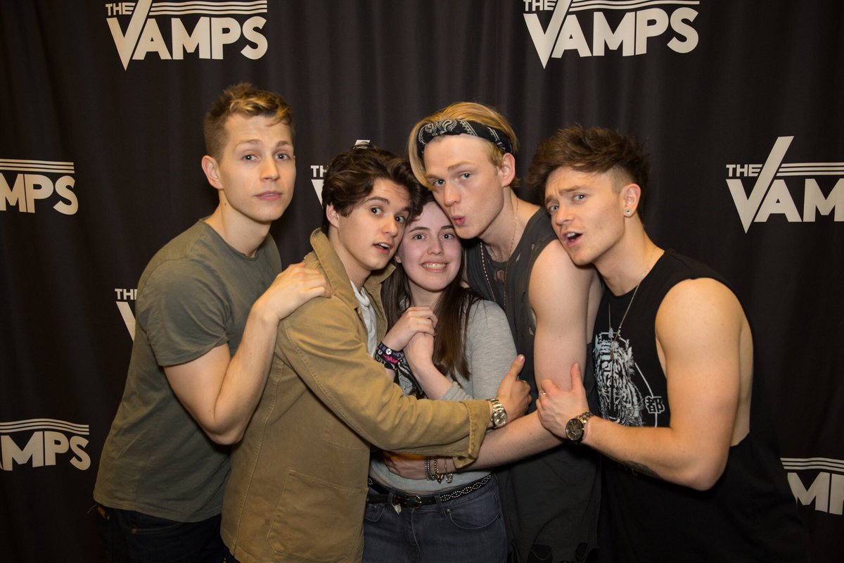 sorchaaaaa_xx's tweet photo. So much love for this band 💗🙈 @TheVampsJames @TheVampsband https://t.co/JscKp5b6ej