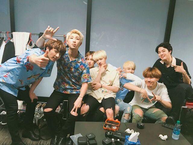 kimteahaa's tweet photo. BTS will win. I vote for @BTS_twt at #BTSBBMAs. RT to vote! Go ARMYs !! https://t.co/DgxxPzAe7D