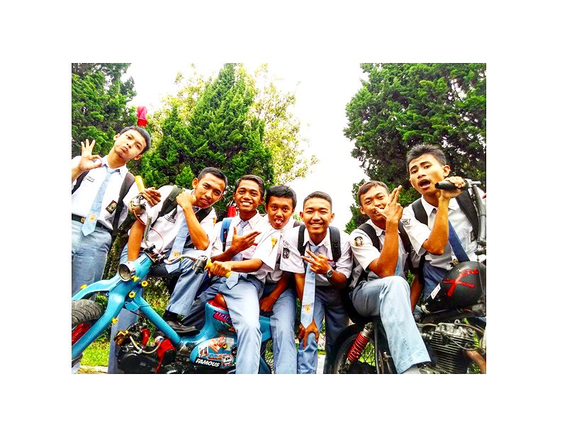 idwillakeri's tweet photo. Melepaskan penat dengan berfoto adlah moment yg sederhana.
This make as feel happy...
#OTS7DISEKOLAH https://t.co/pdWV5IGR1l