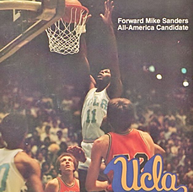 MEGAMIxxKURO's tweet photo. 5/7生 #MikeSanders
出身大学=UCLA。ええっ?UCLA出身というだけでエリート色が強いイメージを抱いてしまう自分だがこの選手は真逆。目立たな過ぎるの特徴。プロ入り後も一番のネタは『大学時はKikiとFosterと一緒だった』こと。これを何年も言われ続けていた。 https://t.co/WuIJhsWIjY