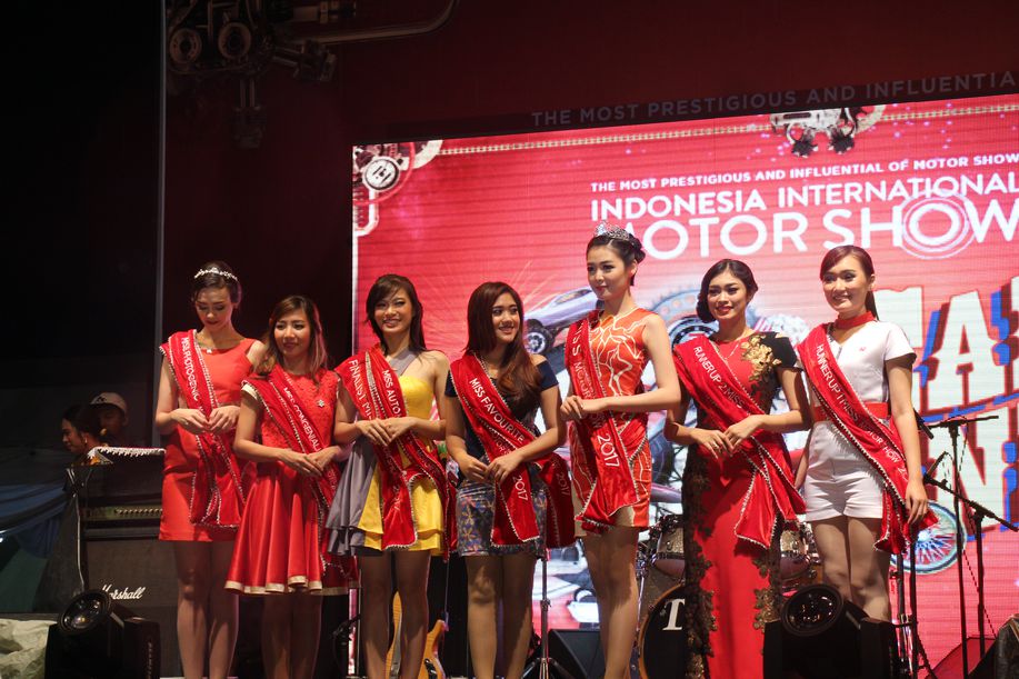 OkgrindaRoy's tweet photo. #MostPopular Miss Motor Show 2017 https://t.co/FfIqM3dWDq via @detikOto by #detikcom via @c0nvey https://t.co/T2u1nIT09Y