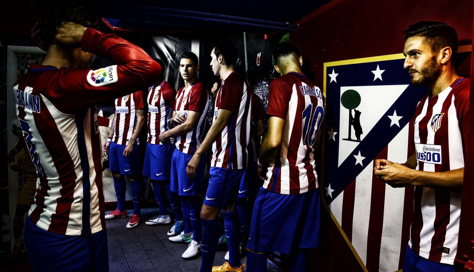 Atleti's tweet photo. FOTOGALERÍA 📸
 
¡La otra mirada del #AtletiEibar! 🔴⚪️🔴
 
Revive el encuentro ante la @SDEibar desde otro ángulo ➡️ https://t.co/6y5gviGoxw https://t.co/1uBu3OX9WY