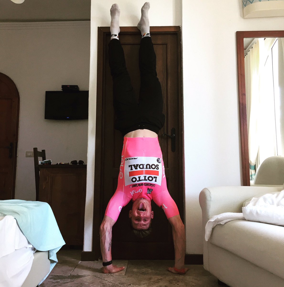 AndreGreipel's tweet photo. Sometimes the world seems to stand upside down...@Lotto_Soudal https://t.co/bOsI5zQtwJ