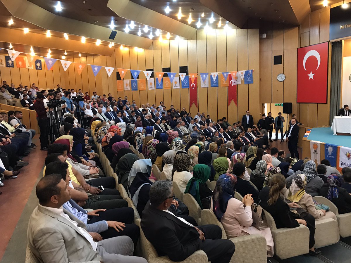 ayhanhakimm's tweet photo. Mayıs ayı il danışma meclis toplantımız Gençlik ve Spor Bakanımız @ackilic76 katılımıyla devam ediyor.Hayırlara vesile olmasını temenni edrm https://t.co/0GqmM1PLqu