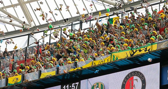 robertsnel's tweet image. Perhaps the most legendary #football supporter moment of this season! The #ADODenHaag cuddly bear stand!
youtu.be/aiuzSB_8rtU #feyenoord