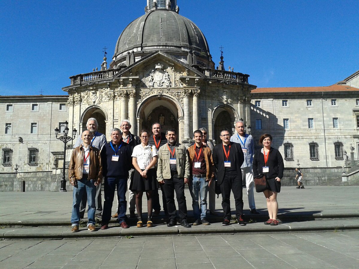 UrratsAzkoitia's tweet photo. Urola Kostako begirale guztien argazkia, Loiolan. Erabakitzen ari gara! @GED_UrolaKosta #m7erabaki https://t.co/leQSfi4puu