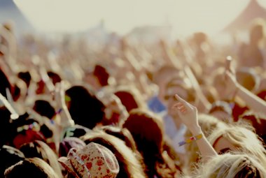 Qlik_Benelux's tweet photo. Hoe trek je als #festival nieuwe bezoekers aan? @JibeCompany weet het! Lees meer: https://t.co/nP90EW2HDt via @BIplatform @snieuwenhuijs https://t.co/yaELGzQTpK