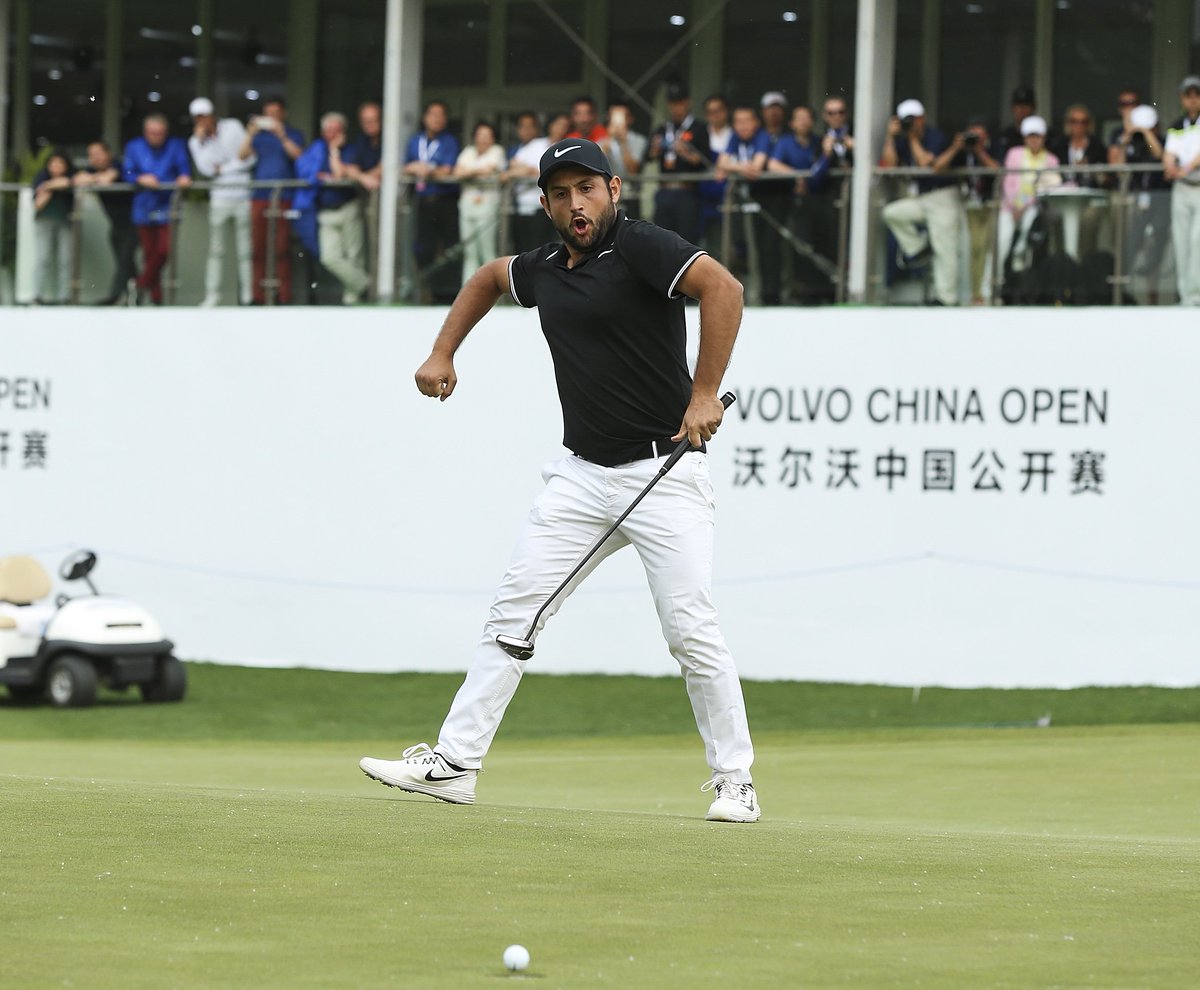 Retweet to win the shoes that @AlexLevyGolf wore to win the Volvo China Open.