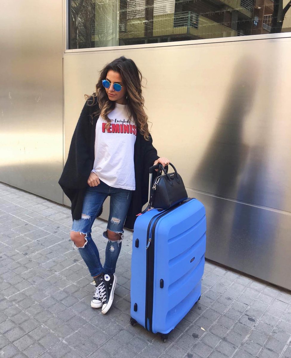 American Tourister в Twitter: "Easy like sunday morning 💙 Our Porcelain Blue Bon is sure to be a crowdstopper! #MeAndMyAT 📷 @emmmepavano https://t.co/aF6xuoiHOb" / Twitter