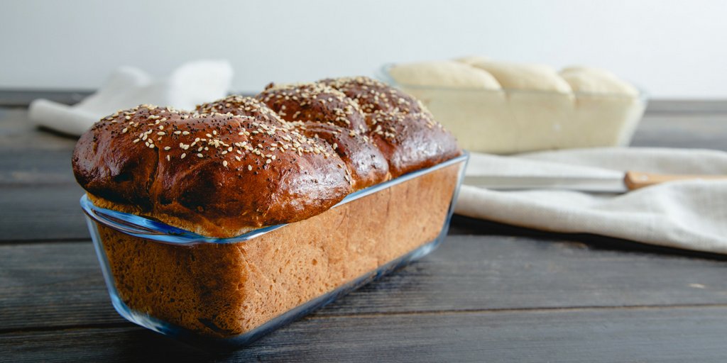 PyrexUKOfficial's tweet photo. Nothing smells as good as freshly baked 🍞 #RealBreadWeek https://t.co/tcw6podbbg https://t.co/5eCrZ9mrNN