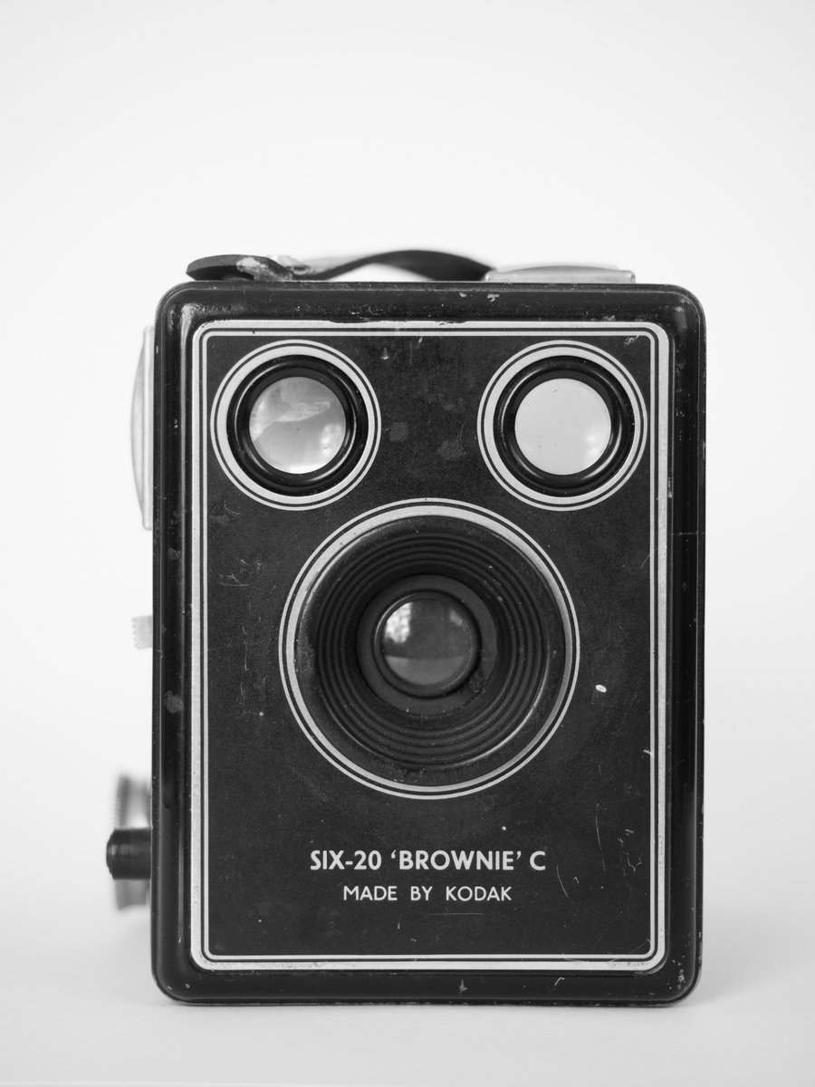 TimoRemes's tweet image. Shoppings from Liminka, Wanha Meijeri flea market #kodak #brownie #photography #filmcamera