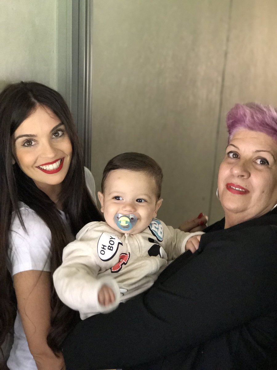 Feliz día a todas las mamis 💋🤗❤️ y sobre todo a la mejor madre y abuela del mundo mundial @BernalHolgado ❤️ te queremooooooosssss !