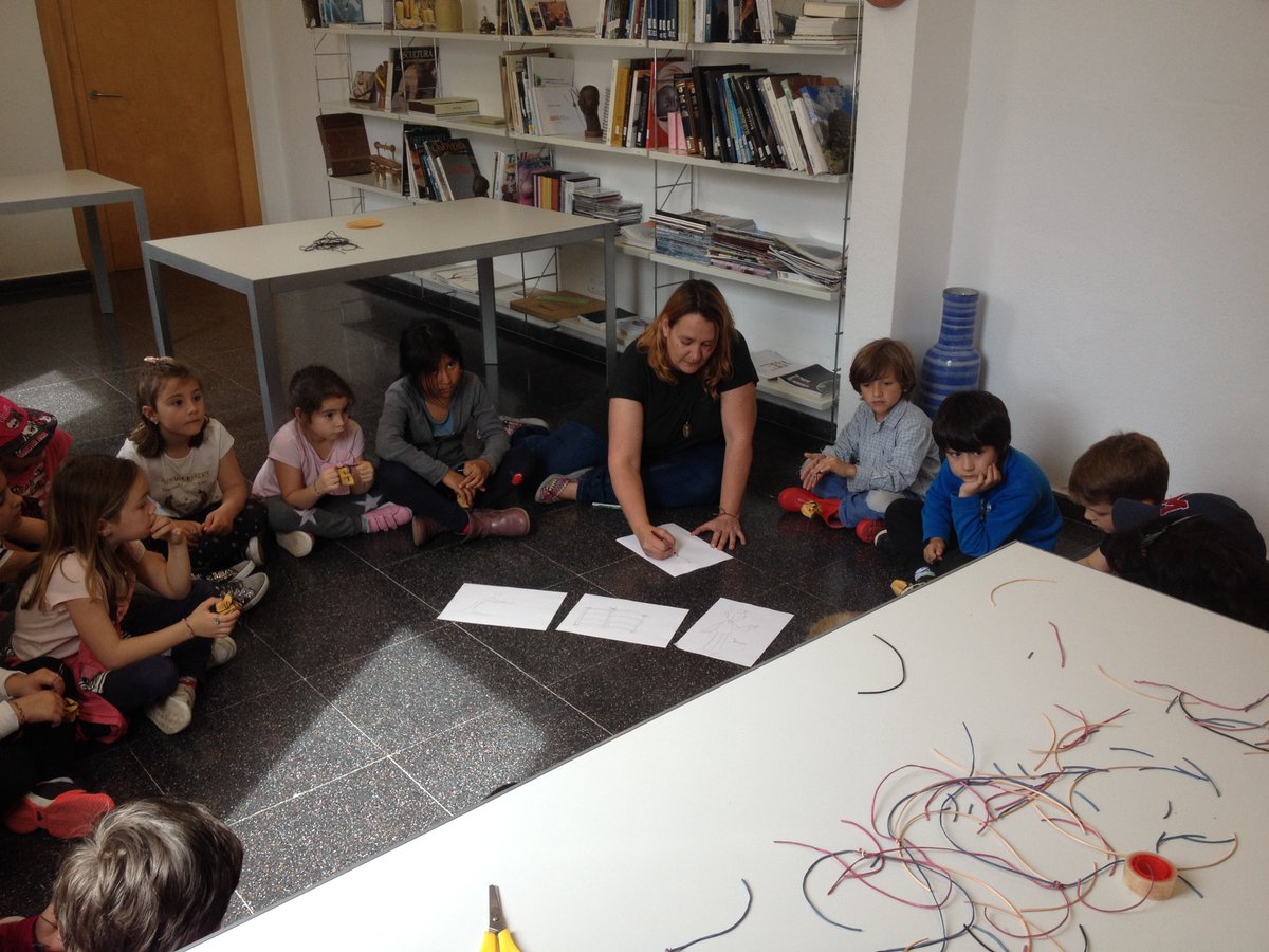 👉 Alumnes de 1r de primària del CC Sant Francesc de Sales van visitar al <a href="/centreartesanal/">C.ArtesanalMenorca</a> 'Fabricant Menorca. L'artesania ahir, avui i demà'