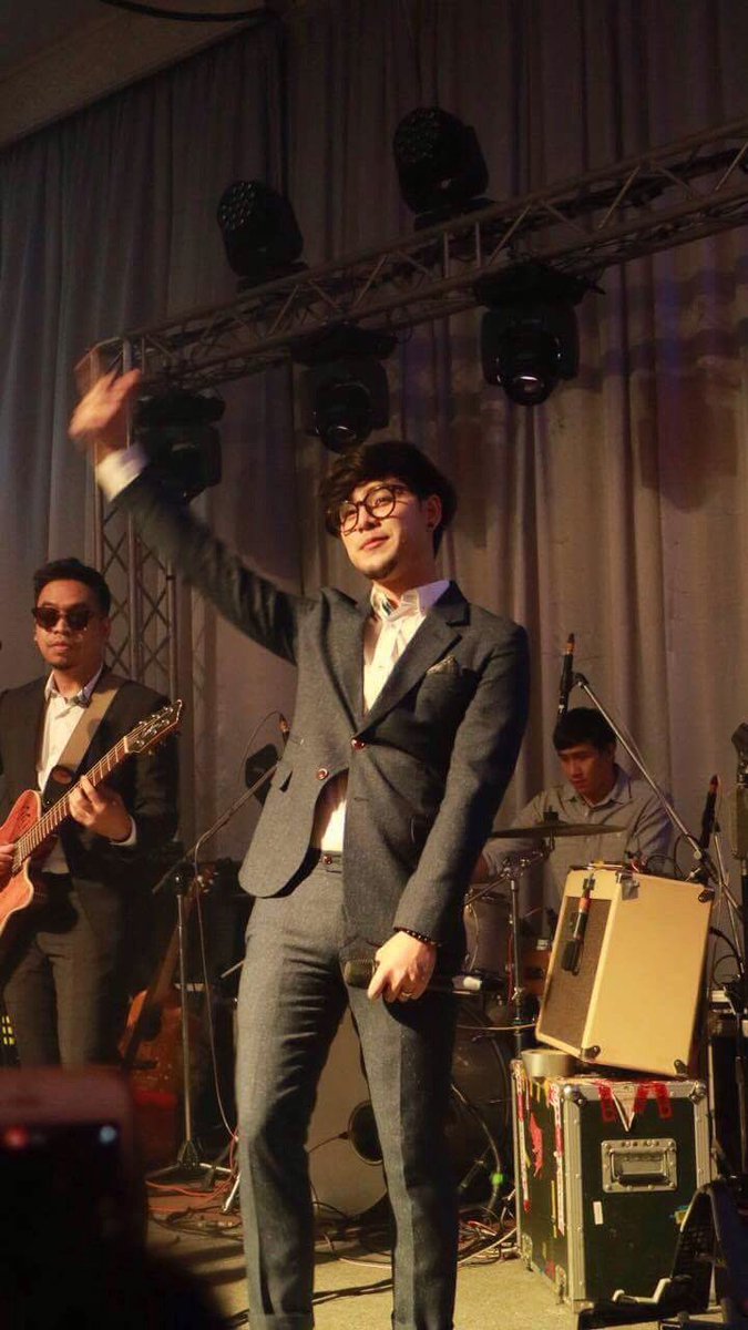 Eieyeian's tweet photo. 05.05.17
ความน่ารักของคุณอิศรานั้นโดนว่าเป็นคนน่ากลัวก็ยอม5555 #Tomroom39 #ทอมอิศรา #kbwedding https://t.co/tPOVVNAo4t