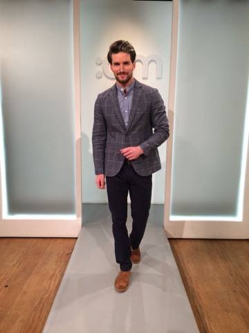 SundayAMTV3's tweet photo. Cold shoulder fashion! @Dorothy_Perkins @SELECTED_ES @PAMELA_SCOTT #fashion #SundayAM https://t.co/MFQzbRWFhF