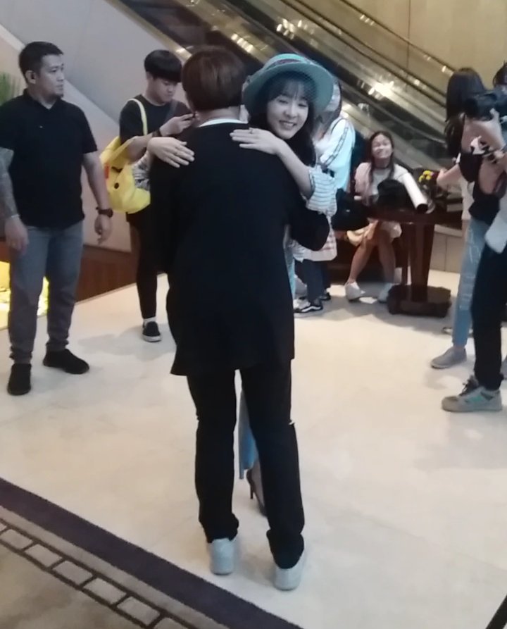 xxitsmejacher's tweet photo. Luckiest fanboy ever Ken Valencia π #OneStepPH #Sandara #BJBS https://t.co/siZ4x9BKj7