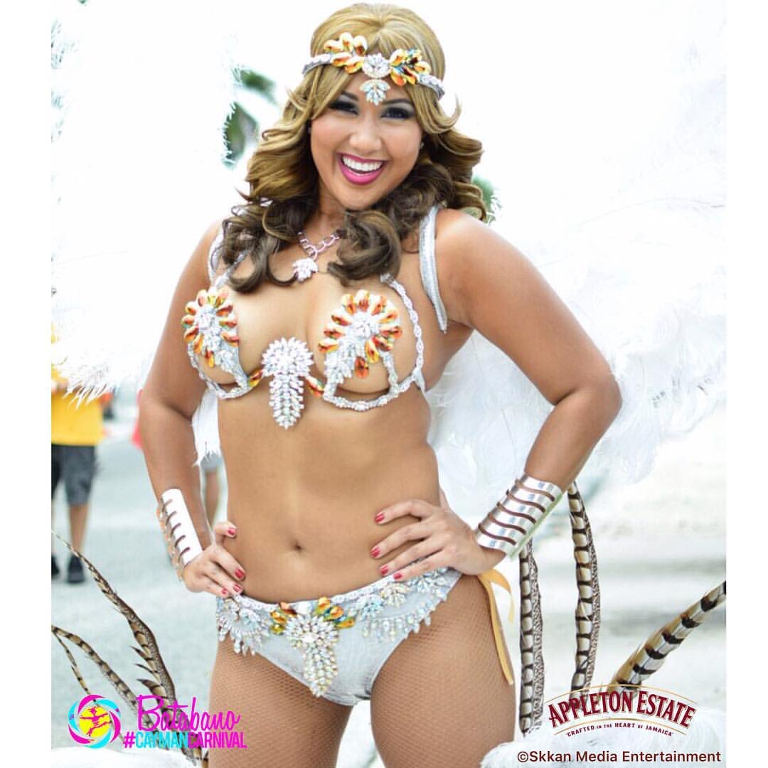 carnivalbelle's tweet photo. Thank you @skkanme for this beautiful photo of me playing mas with @TribalCarnival_ at @batabano_cayman #CaymanCarnival #Batabano https://t.co/Blktf51N83