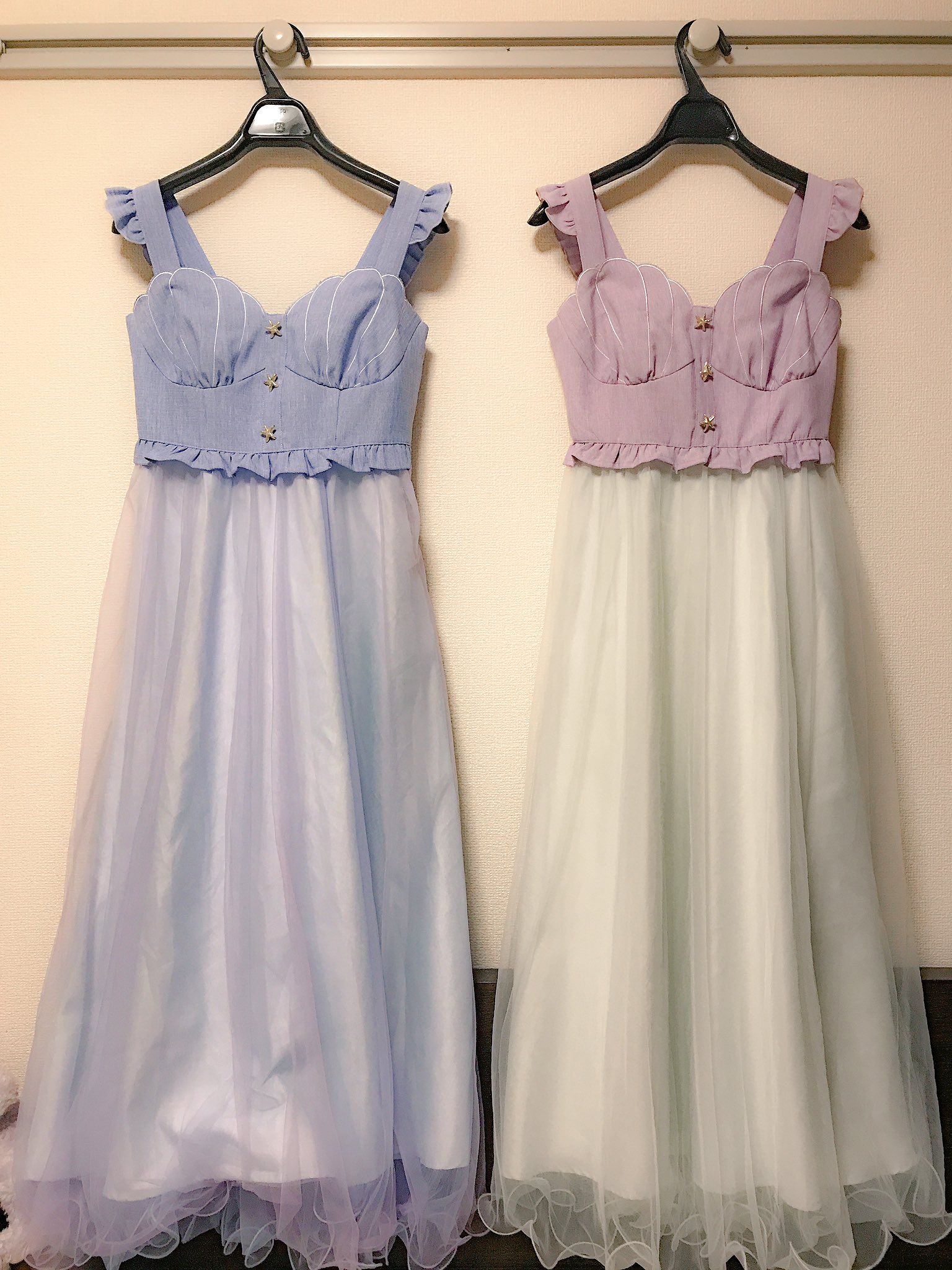 あやみ えいみ シーハニのシェルワンピ 双子イロチでget レイクではミモレ丈はもう店頭分のみだったみたいでブルーは完売だそうです 早速プリクラ撮ったけどインナーも何もなくそのまま着ただけw 夏らしくて可愛い コラボじゃないからポイント