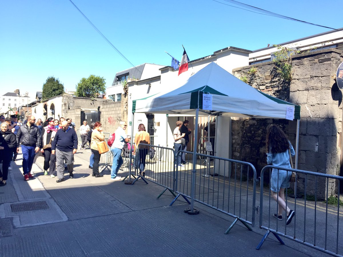 SiCarswell's tweet photo. Sunny day in Dublin for expat voters casting a ballot in France's presidential election #francevotes #FrenchPresidentialElection @IrishTimes https://t.co/aXTgtMQaCc