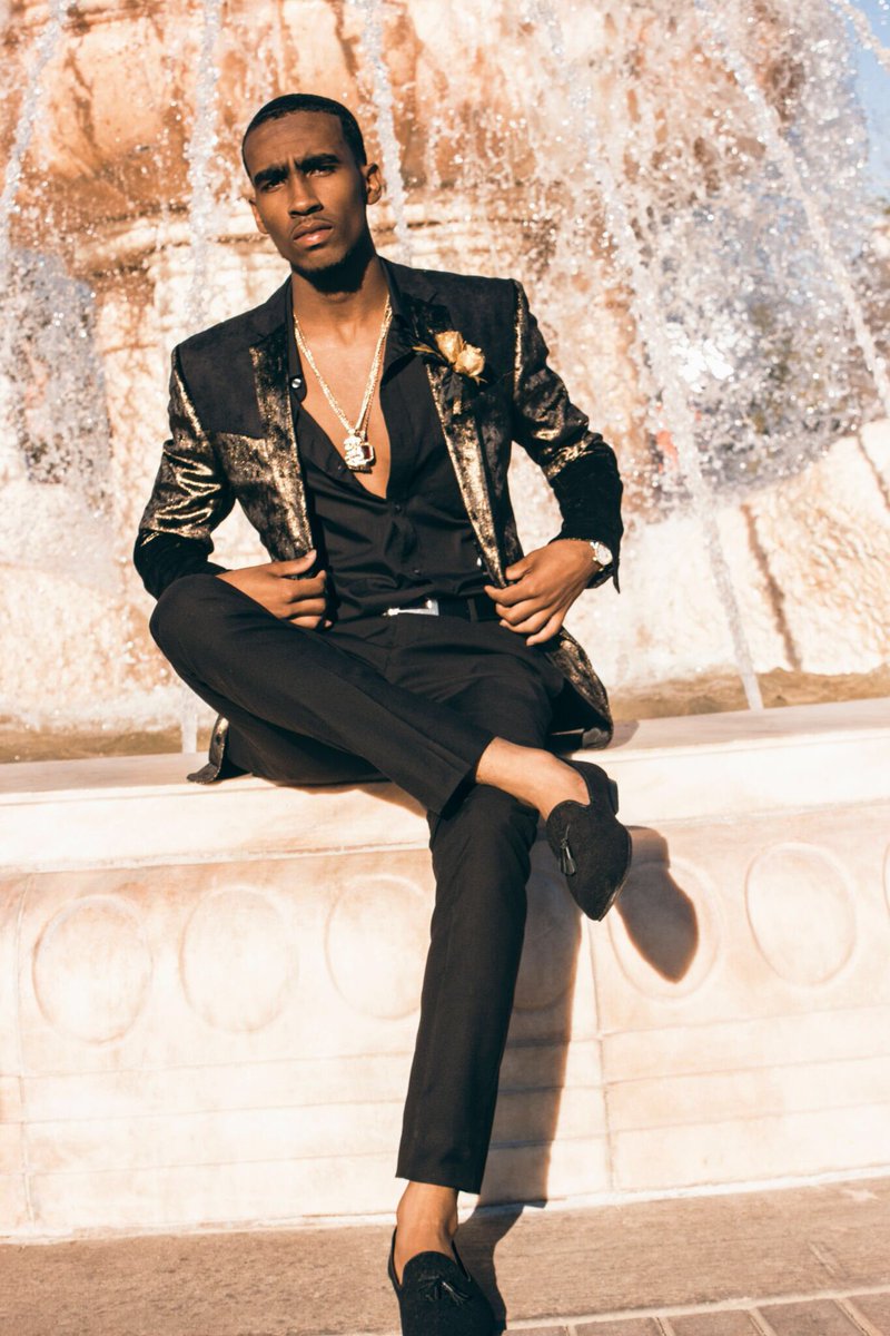 1AllDay2's tweet photo. i mean what can i say 🤧💕🌊 #allHAILtheHILL https://t.co/4zBRII0J0p