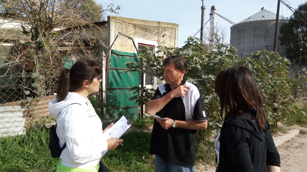 juntosazul_'s tweet photo. #VillaPiazzaSur dialogamos con los vecinos sobre el Proyecto Hábitat que llevará importantes obras al sector  #construyendoelAzulquesoñamos https://t.co/kOdKI4bLBN