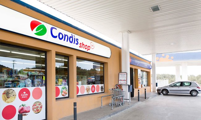 Condislife's tweet photo. ¿Domingo de ruta? Haz un descanso, pon gasolina y repón provisiones en #CondisShop: https://t.co/VVQg05wBKz #minimarkets #365días https://t.co/JICW4YAd1P