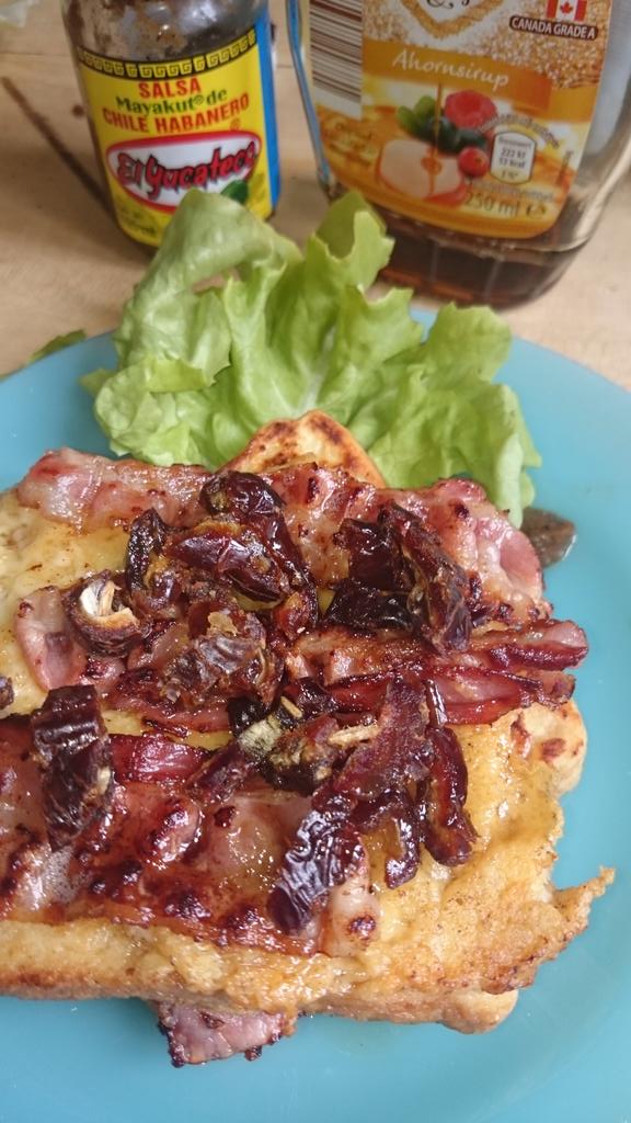 My man customized me a #hamandgrilledcheesebaconfrenchtoastsandwich with dates and mapple 😋 
#meinspeck