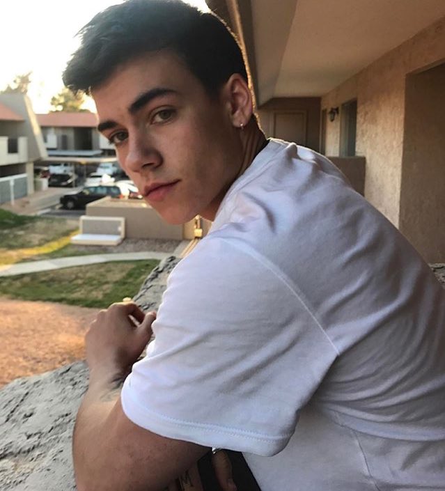 wcstuckcr's tweet image. new fake
perhaps rt? maybe like?