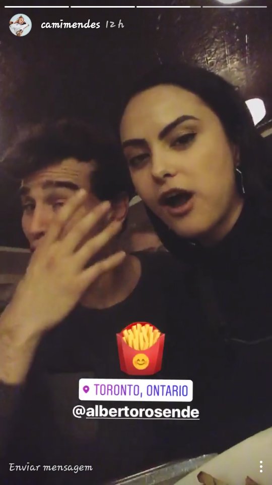 PortalSHCast's tweet image. Alberto Rosende e Camila Mendes ( Riverdale) ontem a noite