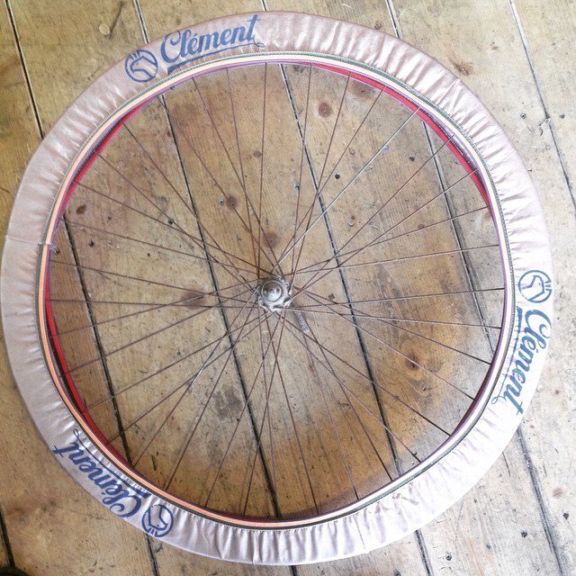Nos Clement wheel cover available 10€ + shipping #clement #eroica #steelisreal #vintagebicycle
  Nos Clement wheel… bit.ly/2qPkwGj