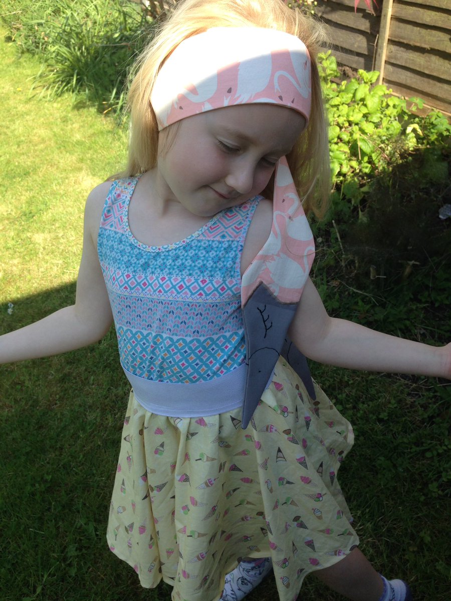 HoldingEleanor's tweet photo. My version of the Brigitte scarf @TillyButtons #LoveAtFirstStitch took inspiration from the swan fabric! https://t.co/2spN1hZRrC