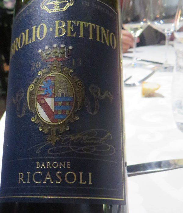 ViaCialdini's tweet photo. #Ristorante Il #ReDellaBusa #Hotel #LidoPalace di #RivadelGarda, piacevole #serata a Tavola con #BaroneRicasoli https://t.co/3SPZRaj8dD https://t.co/E4SlTOE4dc