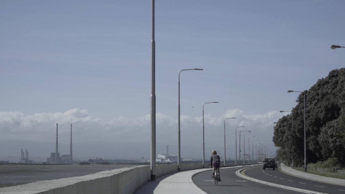 irishtimesvideo's tweet photo. ► VIDEO: Clontarf's cycle lane opens after almost 25 years https://t.co/LteZXgVp6P https://t.co/Fai56l9AnA
