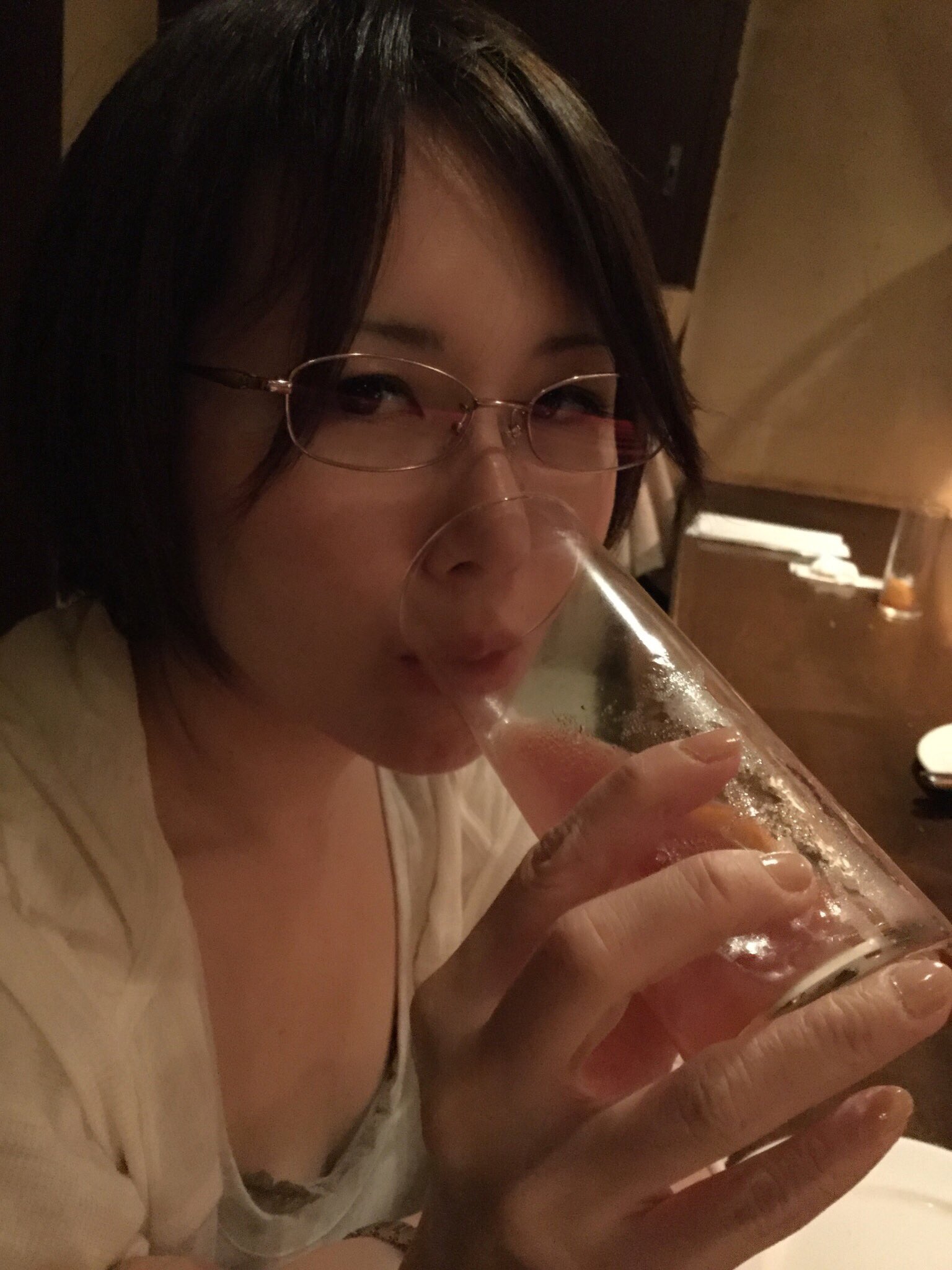 素人熟女流出 自撮りデート編その3です。 夕ご飯はイタリアンでした🍖🍷  いっぱい食べてお酒も飲んでいい気分になったところで「次のところへ行こっか？」という流れです、、💕  「プレゴプレゴ」はとても良いお店なのでみなさんもデートにはぜひ ...
