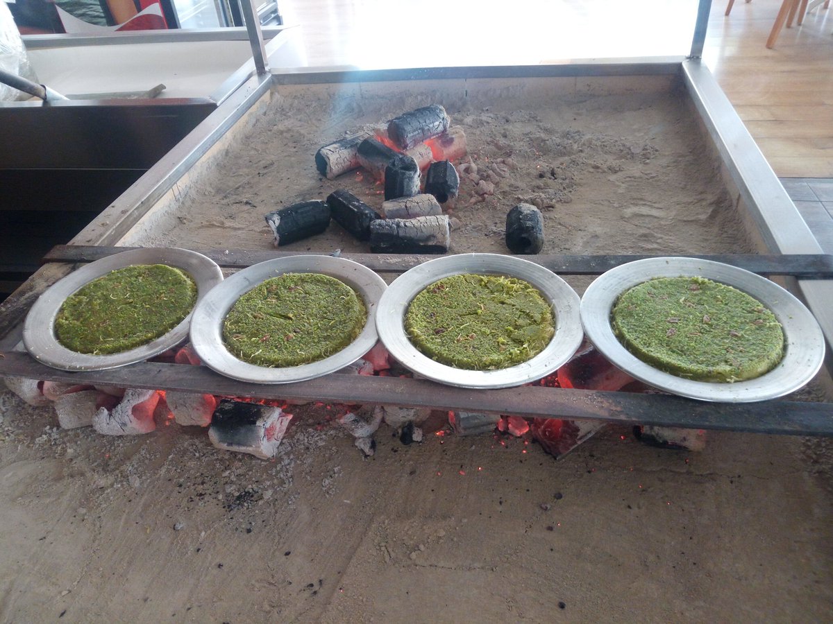 Kilo aldırmayan, oldukça hafif kaymaklı künefelerimiz siparişte. #yeşilzade #diyet #fıstık #izmir #fıstıkzade #tatli #karşıyaka bostanlı