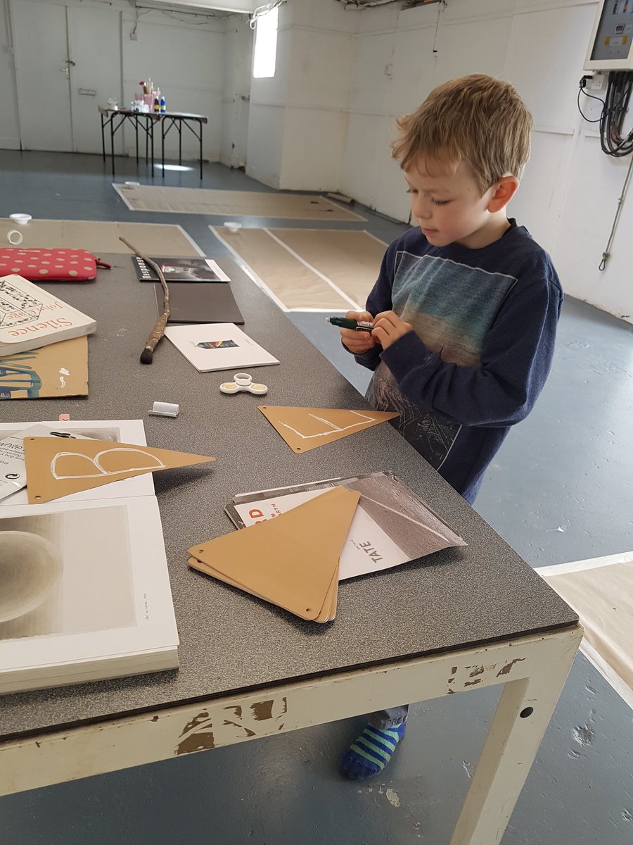 Olddairy_studio's tweet photo. Our young organisers preparing fkrvtodays #beastquest @Olddairy_studio #art&amp;literacy  #beccles #workshopsforchildren #youngartists #norfolk https://t.co/HFLBSPTjNQ