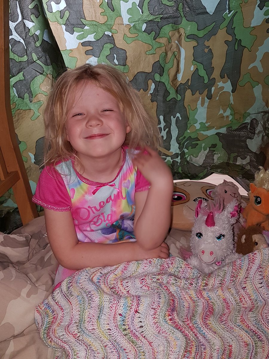 KaraBrunt's tweet photo. @oakclass_2016 #homelearning #buildingaden #havingfun #mummyandgracegirlietime
#casseyjoiningin 🐶🐕🏕 https://t.co/JHD5Gi2Auu