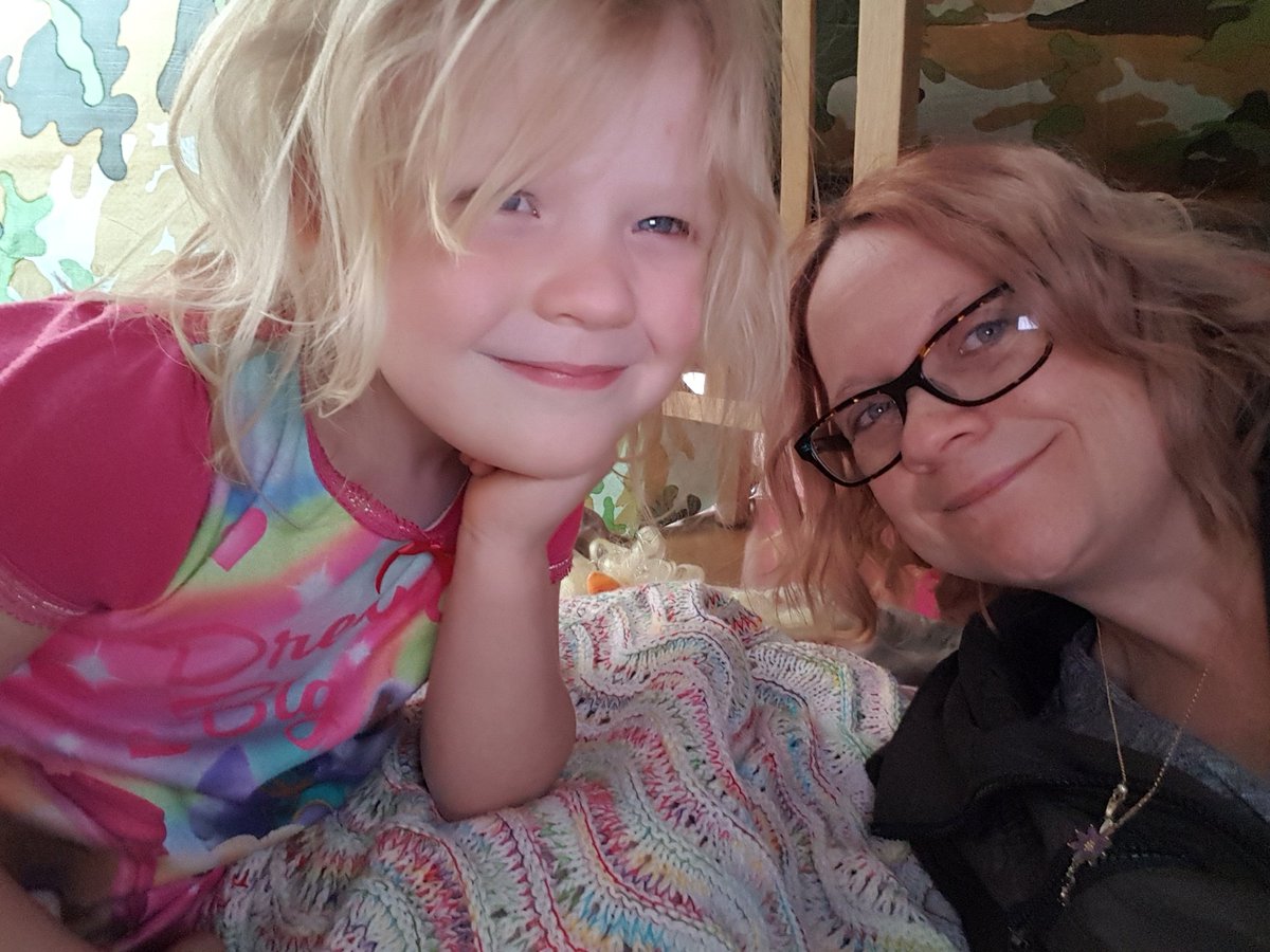 KaraBrunt's tweet photo. @oakclass_2016 #homelearning #buildingaden #havingfun #mummyandgracegirlietime
#casseyjoiningin 🐶🐕🏕 https://t.co/JHD5Gi2Auu