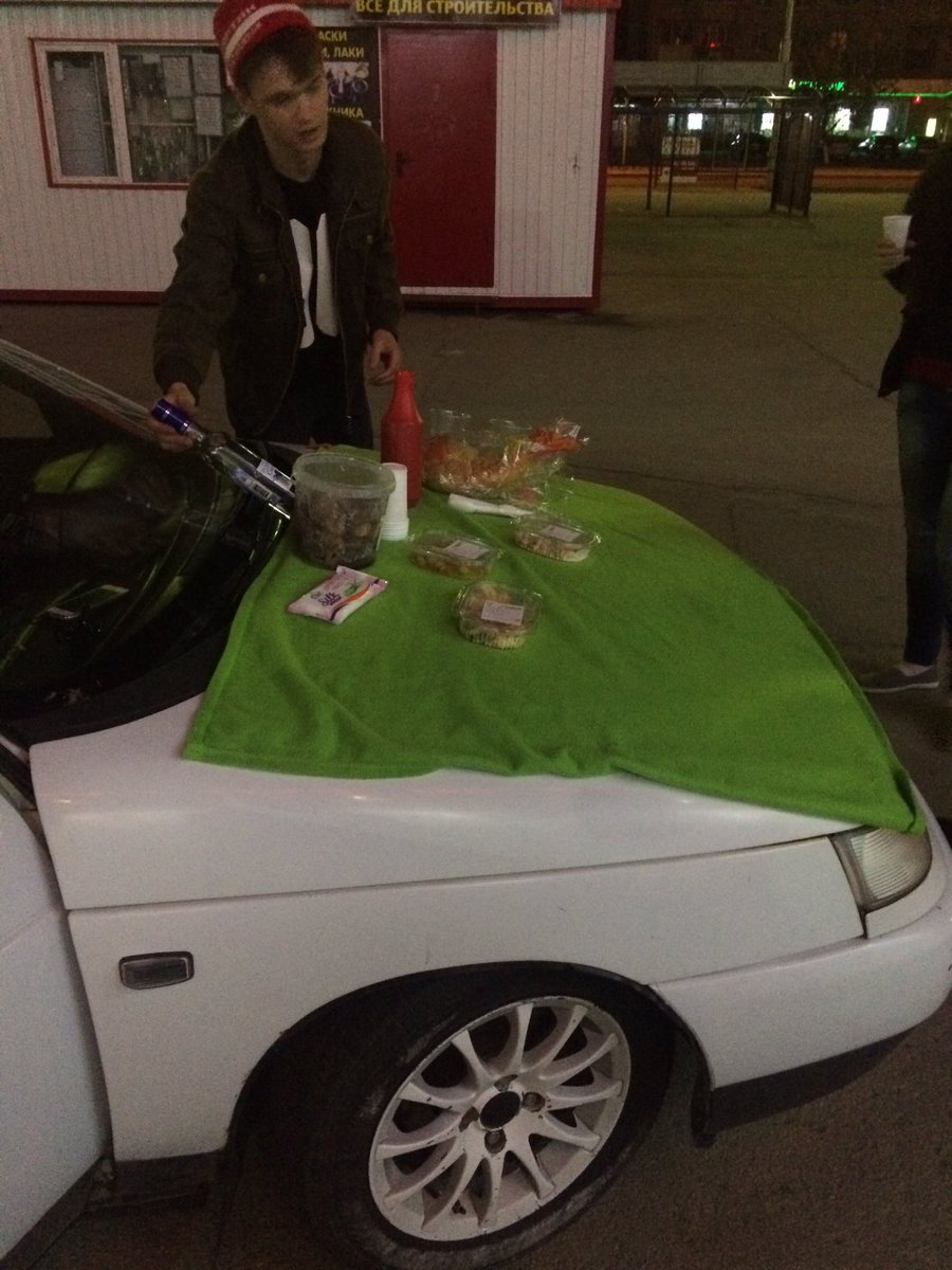 11nigga_'s tweet photo. А есть видео, где я хоть день не пью с Дорониным?так и до алкоголизма то не далеко https://t.co/Z9S4HjE08C