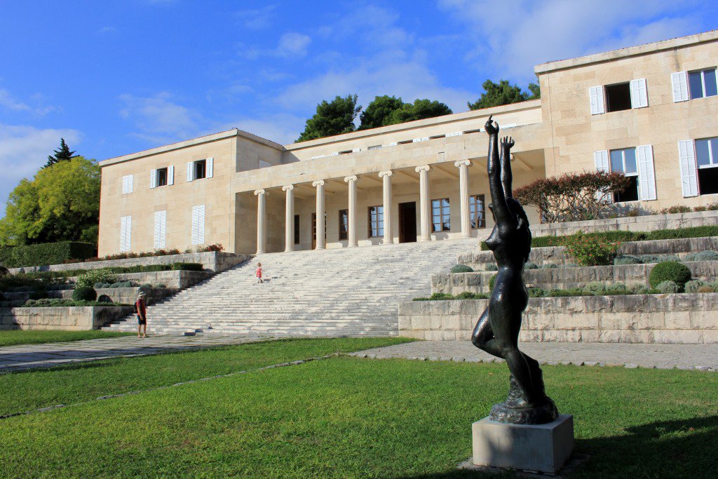 split_tours's tweet image. Mestrovic Gallery 

#split #splitwalking #europewalking #europe #splittours #travel  #learn #discover #enjoy

ow.ly/S5Os30bsBWZ