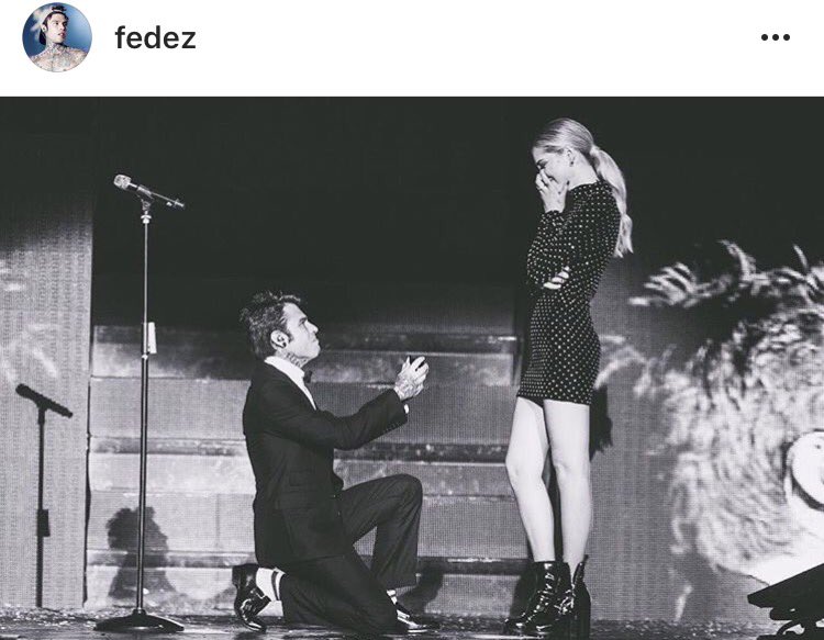 MazzaraD's tweet photo. E vogliamo parlare di @Fedez che chiede alla @ChiaraFerragni di sposarlo davanti a migliaia di persone? È veramente wow 😍😍 https://t.co/vVrZGfJRaB