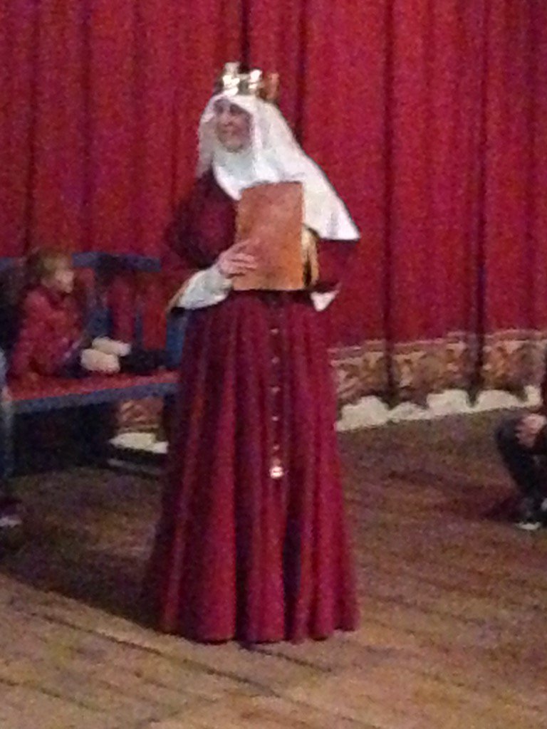 Eleanor in full flow at Dover Castle.
Bloody difficult woman. 
<a href="/pastpleasures1/">Past Pleasures Ltd</a> @EHdovercastle <a href="/EnglishHeritage/">English Heritage</a>
