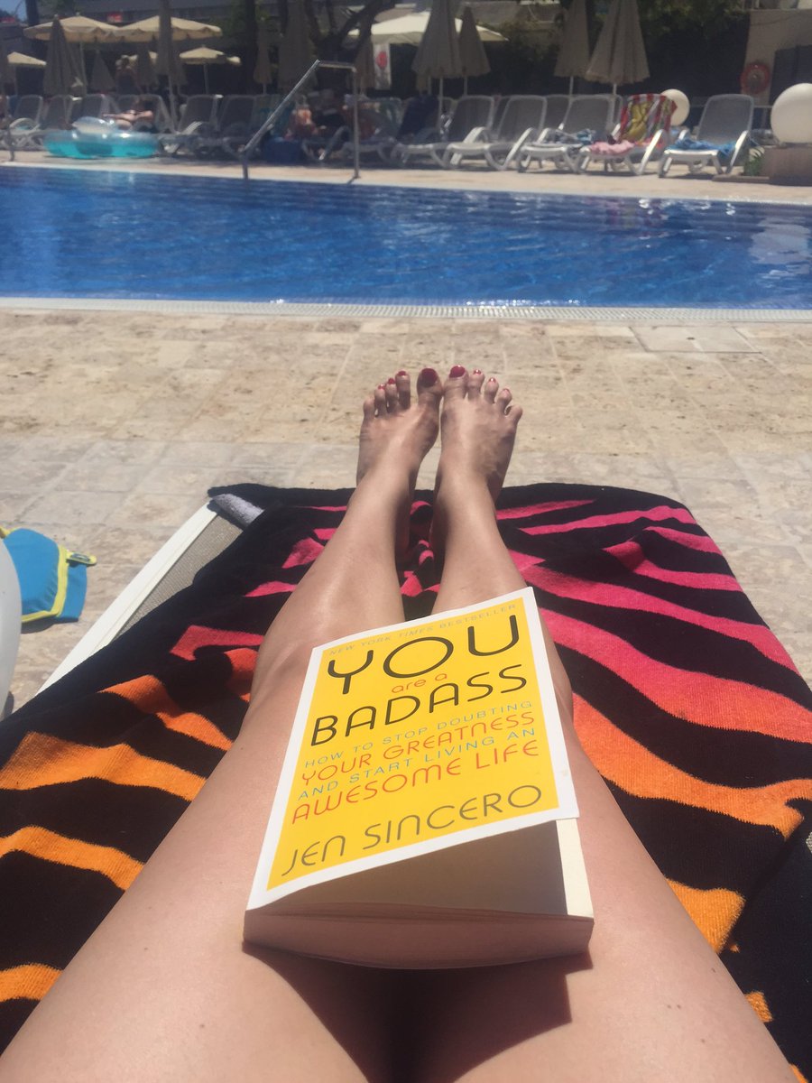 Yes I am! #lovearbonne #workingfrommysunbed 😍