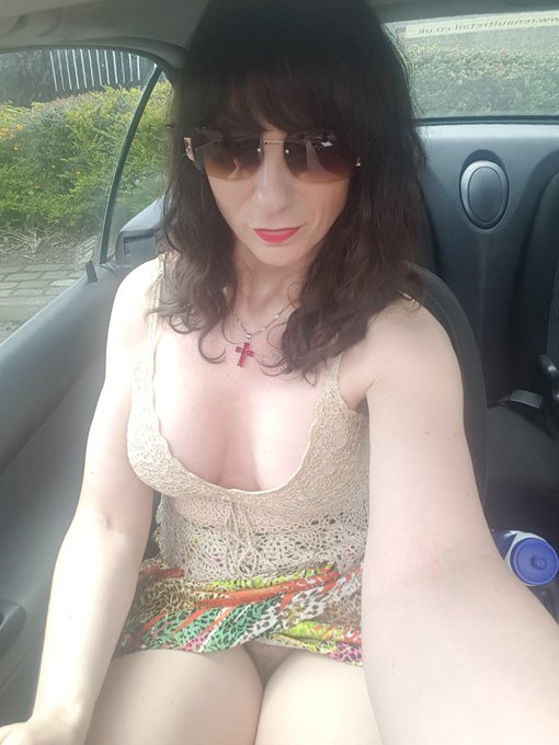 The summer sun and heat does something funny to me ...does it do it to you? 😉 xxx https://t.co/Kdd1b