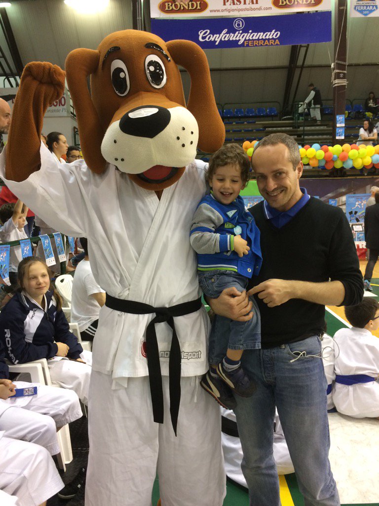 gekorob's tweet photo. Una foto con Kenshin bobo è per sempre #karate #fitka #Ferrara https://t.co/z8PFv5W8Rd