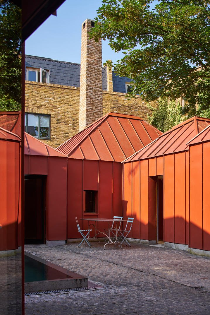 WorldBuild365's tweet photo. Unique Tin House by @SSAB_AB & @HenningStummel! #SSAB #HenningStummel #Architecture #GreenCoat #RIBA2016 #WB365 > https://t.co/MdsFXJN7fm https://t.co/sSkARwPsoL