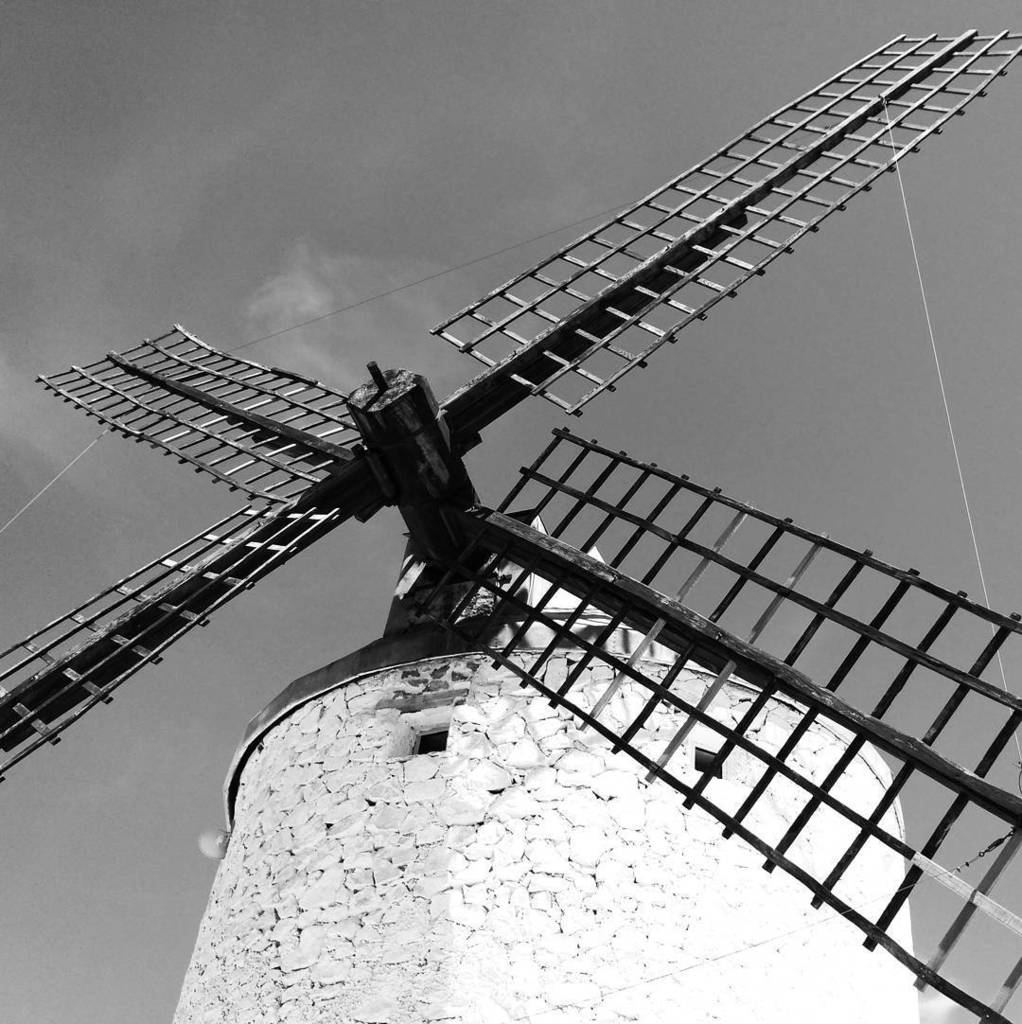 Buscant el Quijote per la Mancha #molino # quijote #donquijote #mancha #lamancha #molinos #b&amp;w