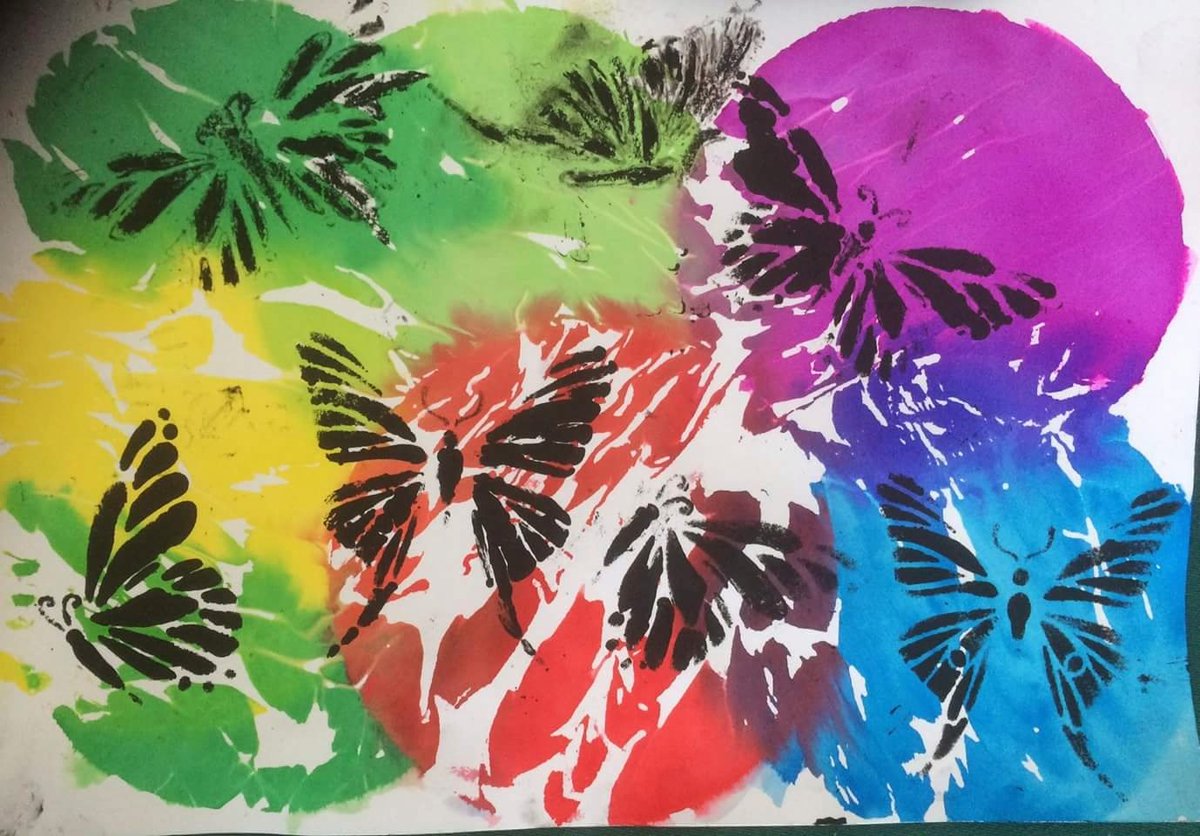 creativemindsan's tweet photo. All things bright and beautiful by the residents at Three Willows care home, Chingford, London. #bleedingtissuepaper #art (Privately owned) https://t.co/Y8yhW0l68D