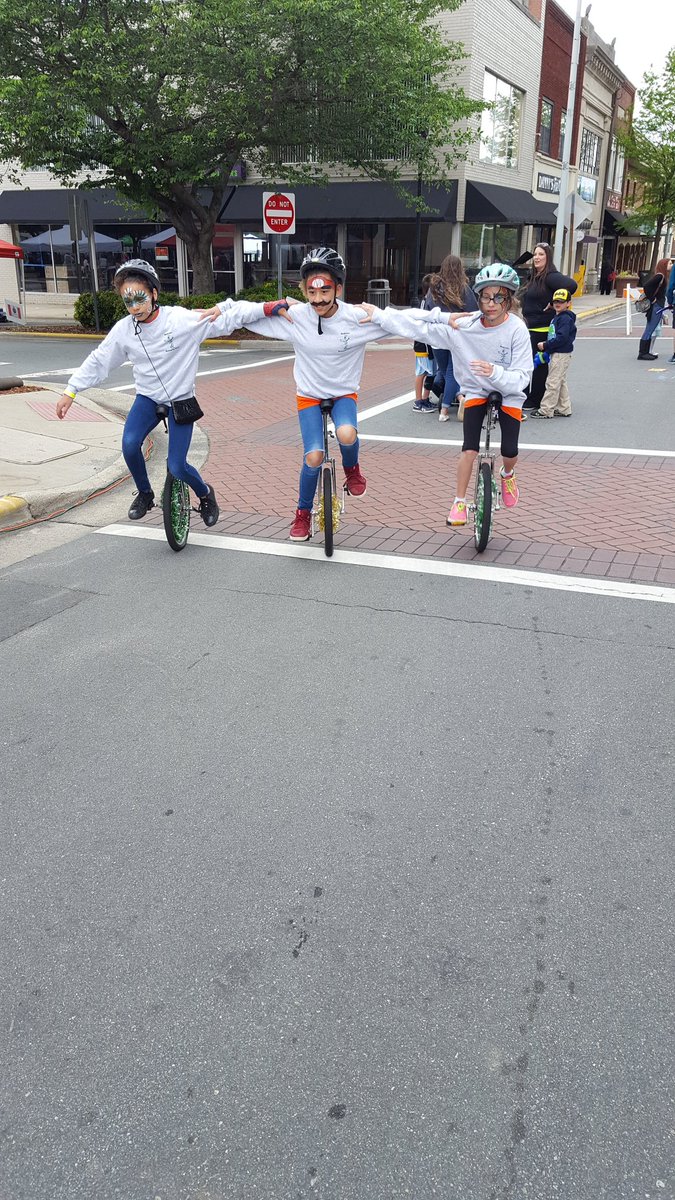 BMSAndrewsUnic's tweet photo. Cruising through downtown Burlington at Active City Streets @AndrewsUnicycle @rhandrewselem https://t.co/F9hz57stPF
