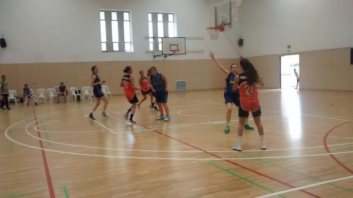 toniavant's tweet photo. Senior @femeniosona segeix amb la ratxa i guanya  98-38 davant #Aecam Maresme. @el9nou @RevistaMesOsona @RadioCiutatVic @osonamania https://t.co/vEEgr5AI8w